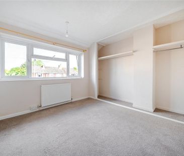 4 bedroom end of terrace house to rent - Photo 3