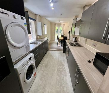 6 bedroom house to rent - Photo 1