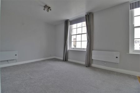 Brunswick Square, Gloucester - Photo 4