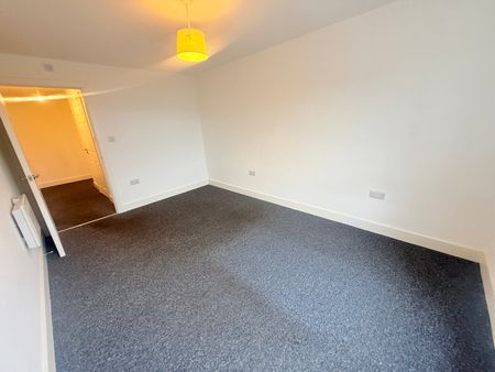 Newton Road, Yeovil, Somerset - Photo 3