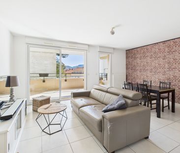 Location Appartement 3 pièces 65m² HYERES 83400 - Photo 2