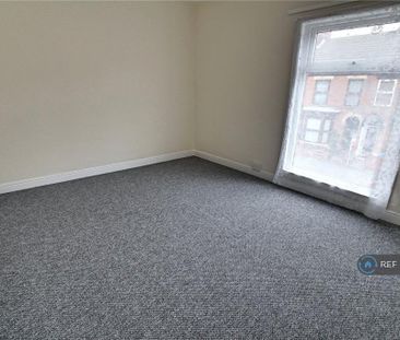 3 bedroom end of terrace house to rent - Photo 4