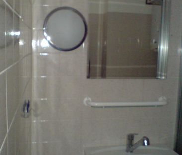 Sehr ruhiges aber zentral gelegenes möbiliertes 1-Zi. Appartement - Photo 1