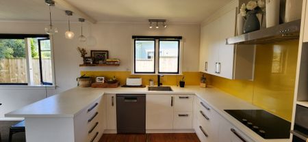 10 Beaumont Crescent, Frankleigh Park, New Plymouth - Photo 3