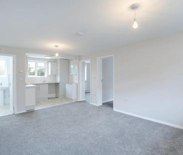 2 bedroom ground floor flat to rent - Photo 1