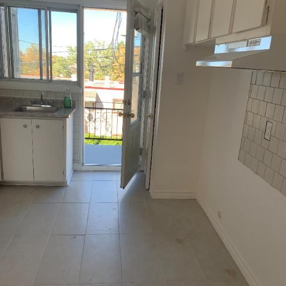 🏡 Grand 4 ½ lumineux à louer – 9305, 24e Avenue (3e étage) – 1 200 $/mois - Photo 1