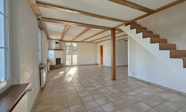 Heimelige 5.5-Zimmer-Maisonettewohnung an idyllischer Lage - Photo 1