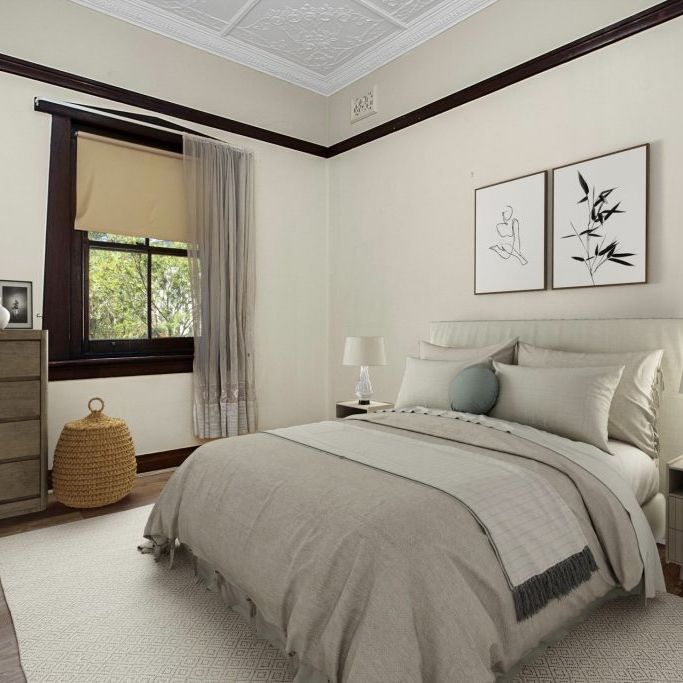 Large free-standing home in prime location - Photo 1