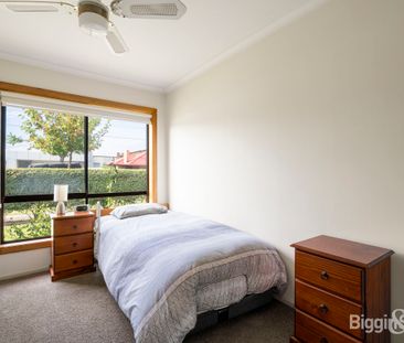 Livable Home on Spacious Block Next to Park! - Photo 6