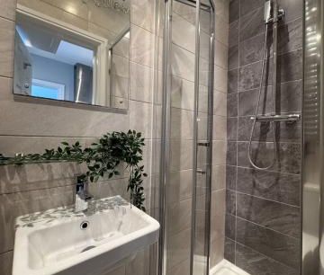 Modern Apartment - Photo 5