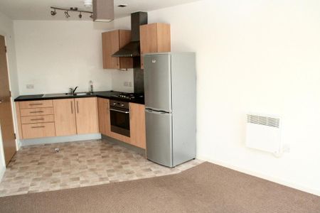 2 bedroom flat to rent - Photo 4