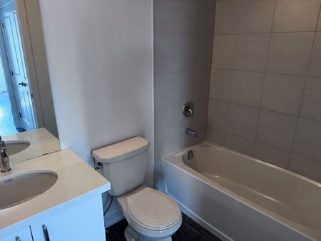 For Lease - 227 Burke Street, Hamilton, Ontario - Photo 4