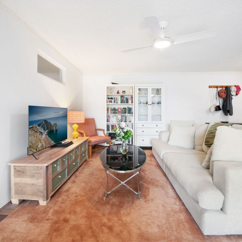 Tranquil Newly Renovated Two Bedroom Apartment in the Heart of Lane Cove - Photo 1