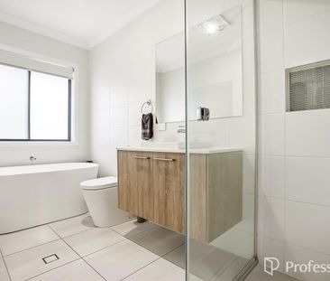 Immaculate Ex-Display Home in Box Hill - Photo 6