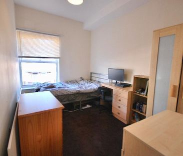 6 bedroom terraced house to rent - Photo 3