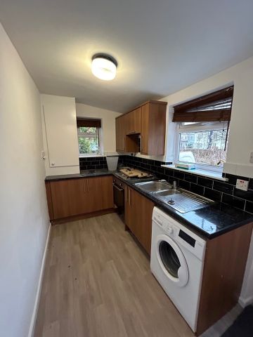 3 Bed End Terrace, Mogg Street, BS2 - Photo 5