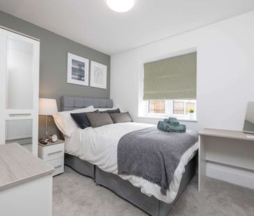 Burnell Avenue Room 5 - Photo 3