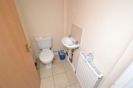 6 double bedroom student house in West Bridgford - Photo 5
