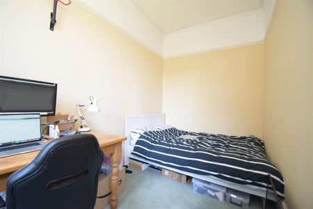 Cambridge Park, East Twickenham, Middlesex, TW1 - Photo 2