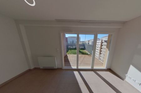 Location Maison 3 pièces 65m² CARPENTRAS 84200 - Photo 2