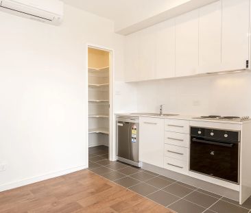 One Bedroom Apartment - Photo 3