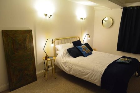 2 Bed Flat, Brunswick Terrace, BN3 - Photo 4