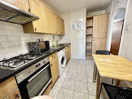 Compton Close, London - Photo 4