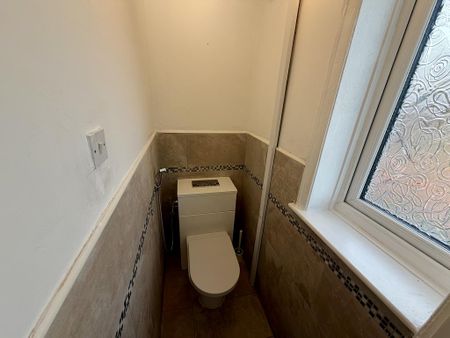 3 bedroom semi-detached house to rent - Photo 3