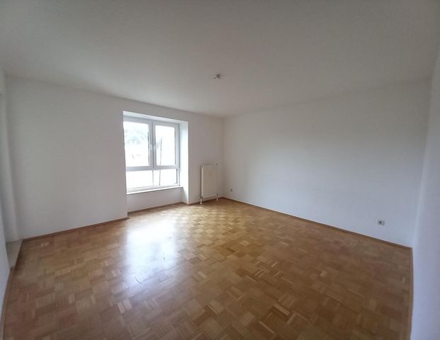 wohnen am Stadtzentrum mit kleinem Balkon ins grüne, inkl. Einbauküche und Tiefgaragenstellplatz! - Photo 1