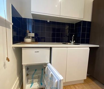 Bedsit, Sumatra Road, NW6 - Photo 3