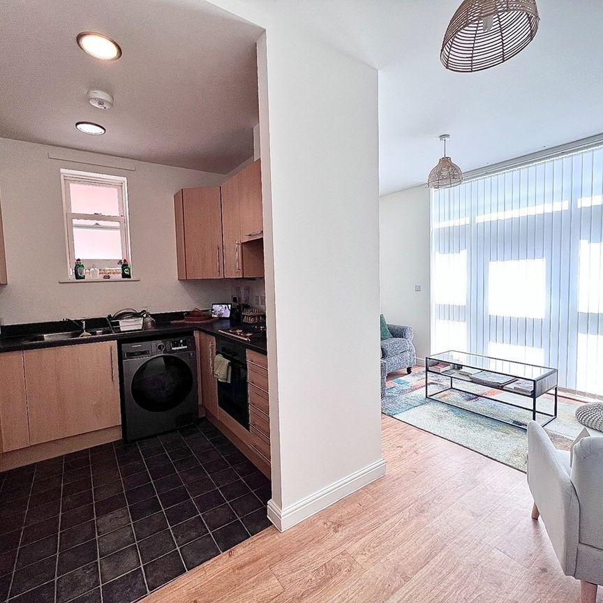 2 Bed Flat, Brattain Court, W3 - Photo 1