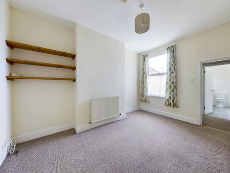 1 bedroom ground floor flat to rent - Photo 2