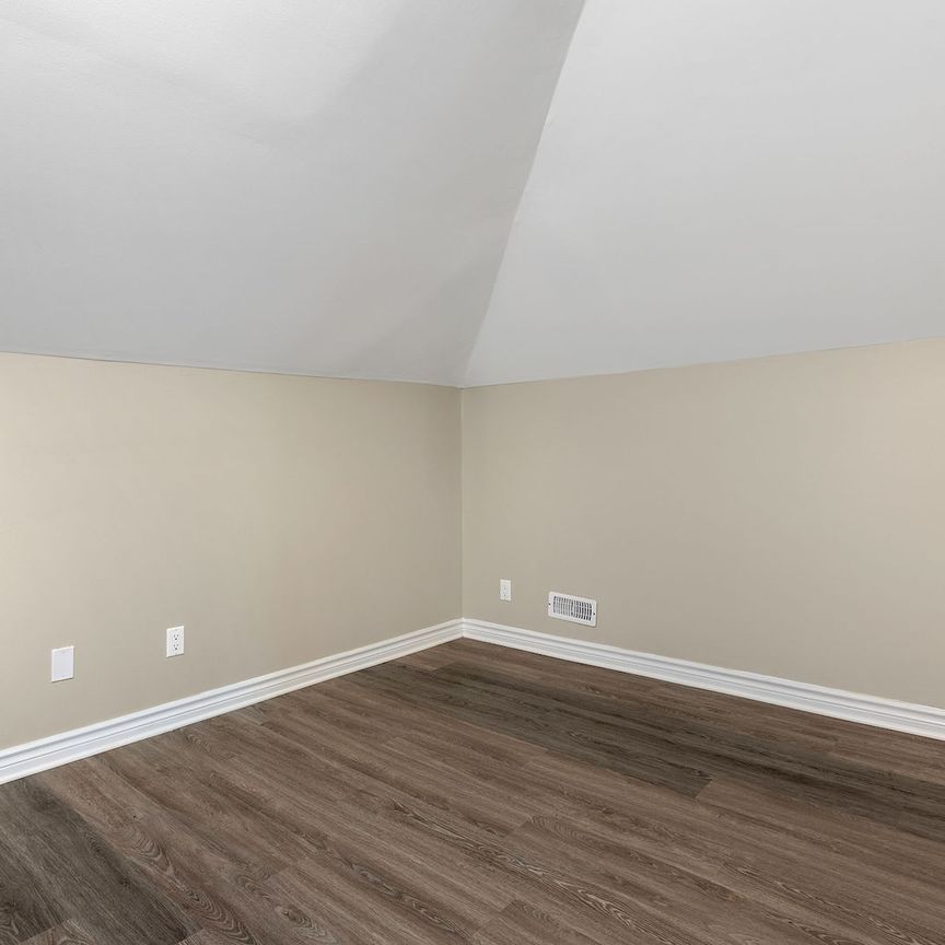 447 Green Avenue, Vanier North, Ottawa, ON - Photo 1
