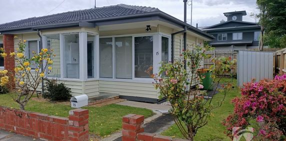 ONE BEDROOM UNIT IN A CONVENIENT LOCATION - Photo 2