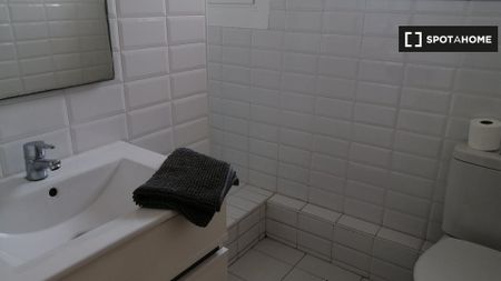 barcelona, Catalonia 08036 - Photo 5