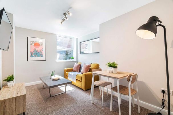 2 bedroom flat to rent - Photo 1