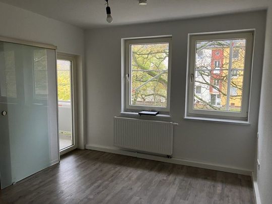 Wo das Leben so spielt - günstige teilsanierte 3-Zimmer-Wohnung im Quartier Silberborn - Photo 1