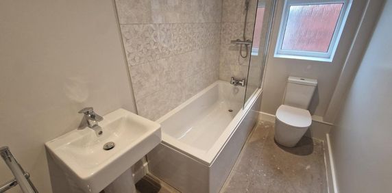 2 bedroom semi-detached house to rent - Photo 2