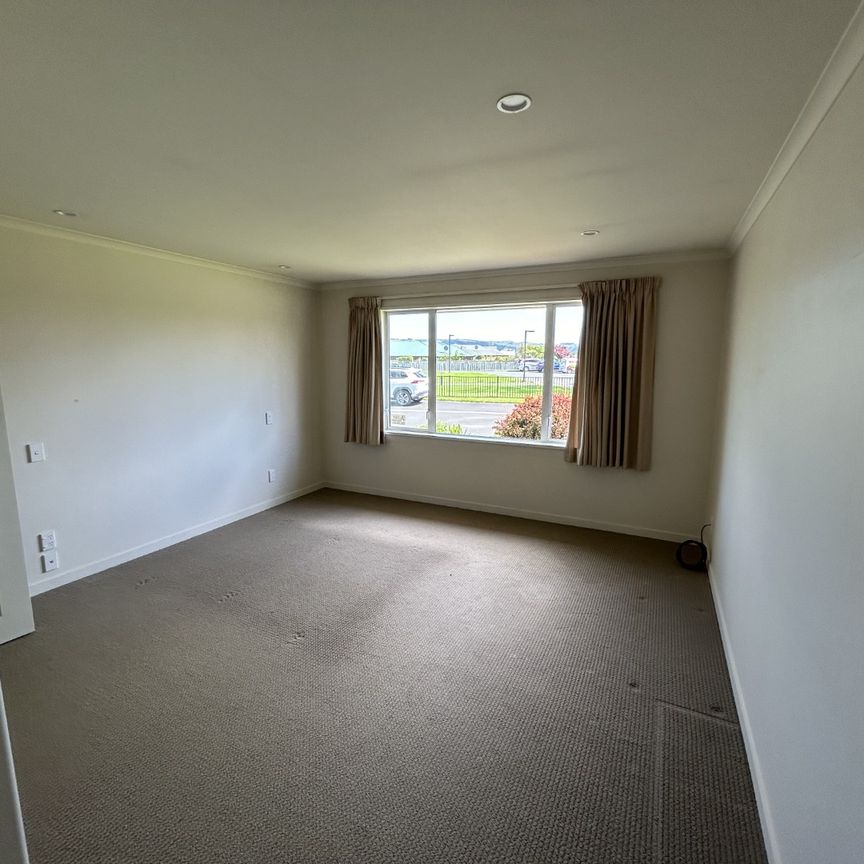 Modern Two-Bedroom Home for Rent - Photo 1