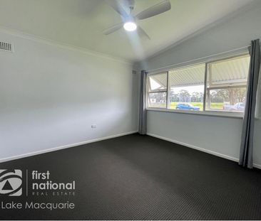 MODERN, COMFORTABLE, AND MOVE-IN READY - Photo 5