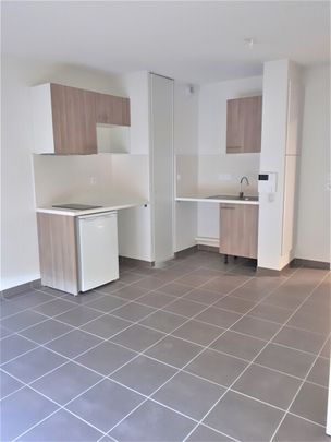 Location Appartement 2 pièces 41m² LAUNAGUET 31140 - Photo 1
