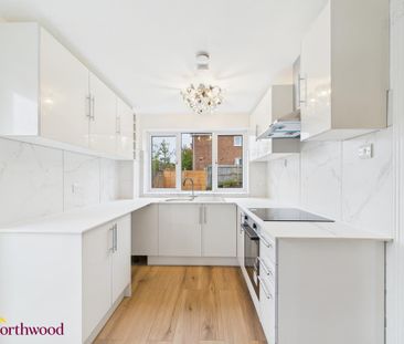 3 bedroom semi-detached house to rent - Photo 5