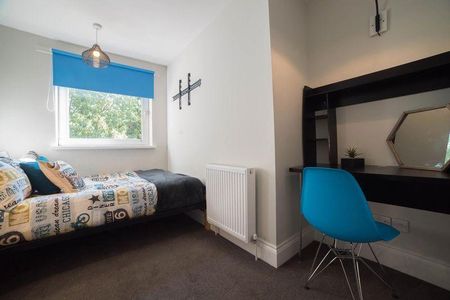 4 bedroom apartment to rent - Photo 4