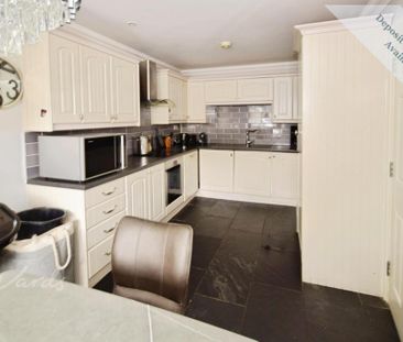 4 bedroom semi-detached house to rent - Photo 3