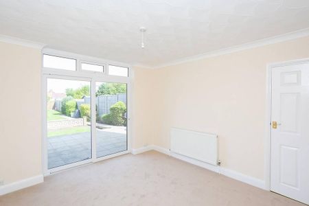 3 bedroom detached house to rent - Photo 3