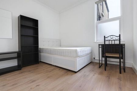 House share to rent - Photo 2