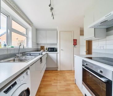1 bedroom in a house share to rent - Photo 3