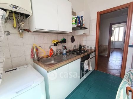 Quadrilocale in Affitto in Via Treviri 19 a Roma - Photo 4