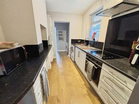 3 bedroom terraced house to rent - Photo 5