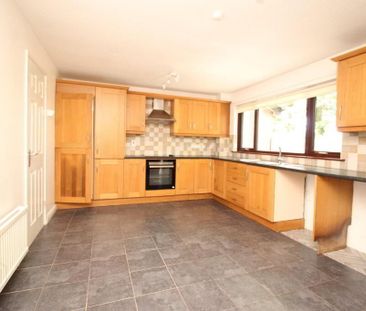 12 Carson Court, Lisburn, BT28 2PY - Photo 5
